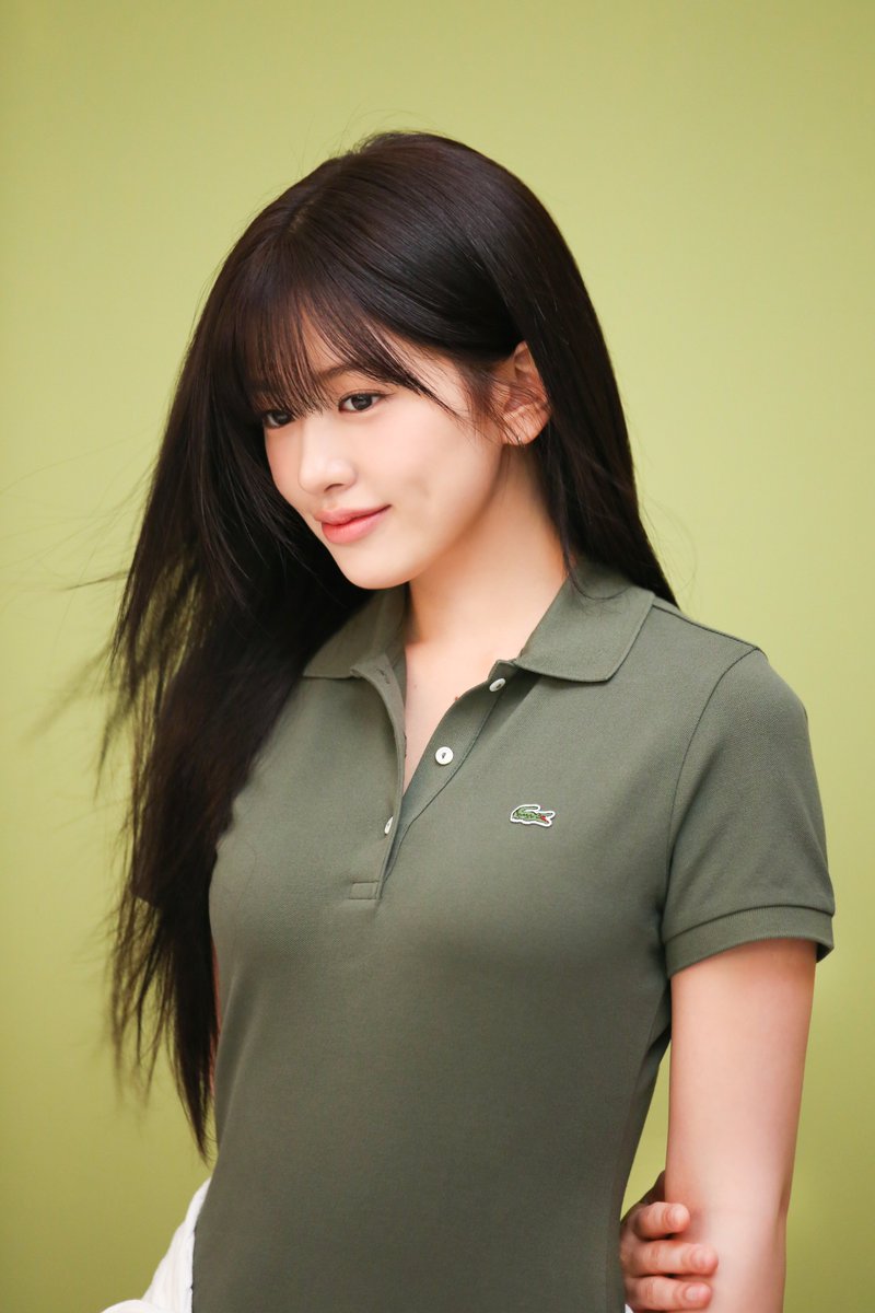 Behind-the-scenes cut of IVE
