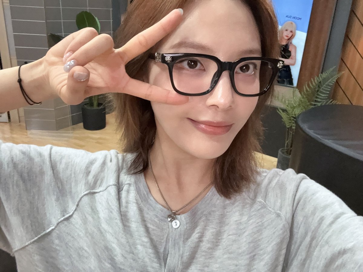 Behind-the-scenes cut of Billlie