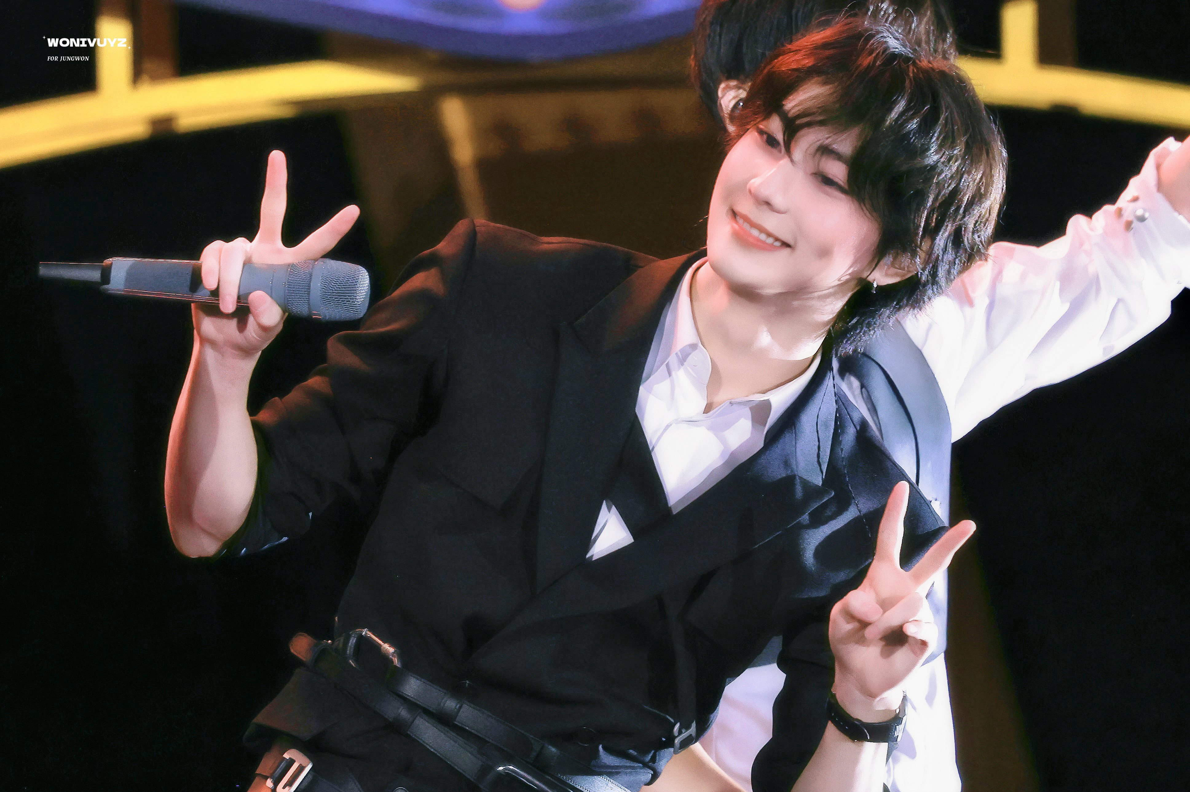 Latest photo of Jungwon (ENHYPEN)