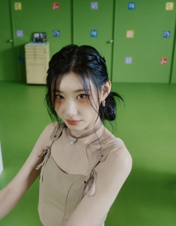 Latest photo of Chaeryeong (ITZY)