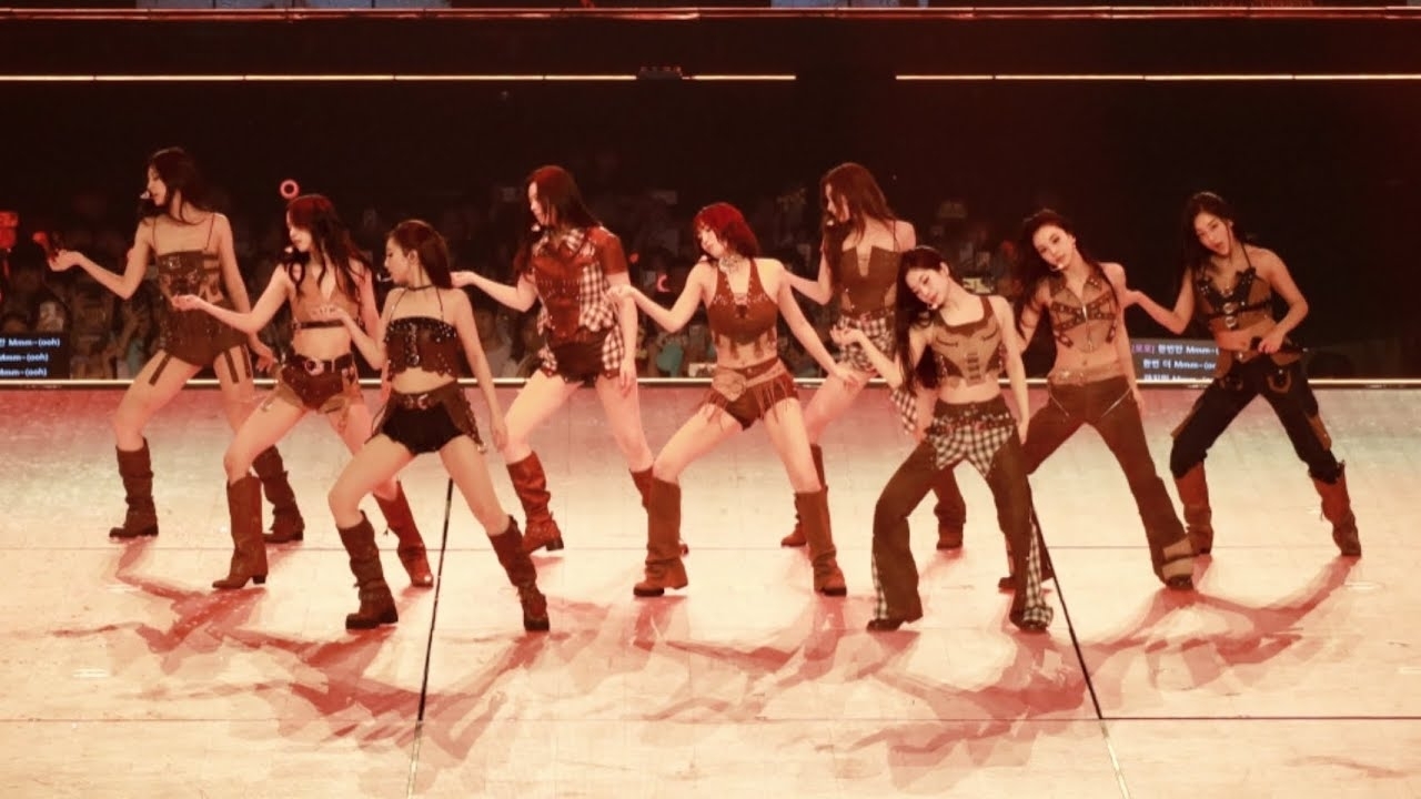 모모 (TWICE) 최근 활동샷