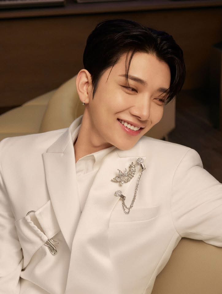 A moment captured by Joshua (SEVENTEEN)'s fan