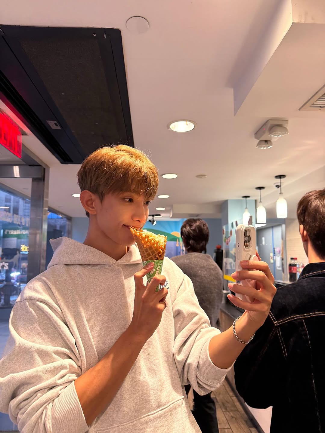 Behind-the-scenes cut of DK (SEVENTEEN)