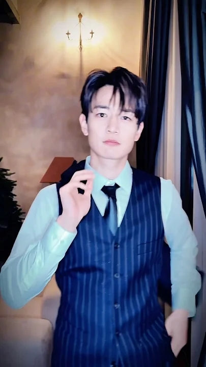 Behind-the-scenes cut of Minho (SHINee)