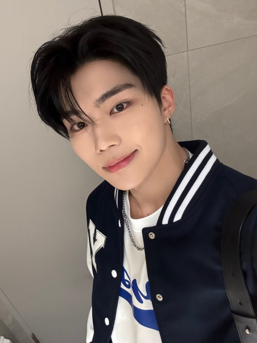 제로베이스원의 비하인드 컷