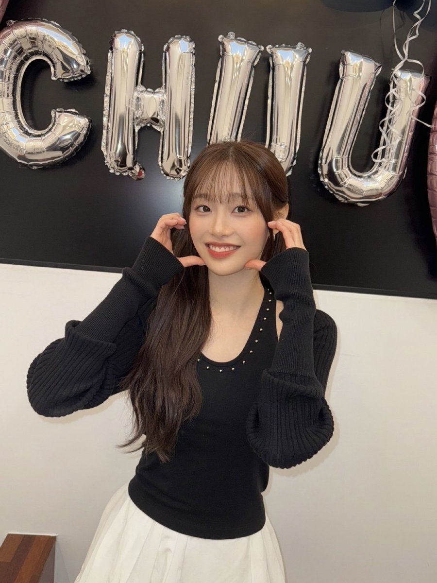 Behind-the-scenes cut of Chuu