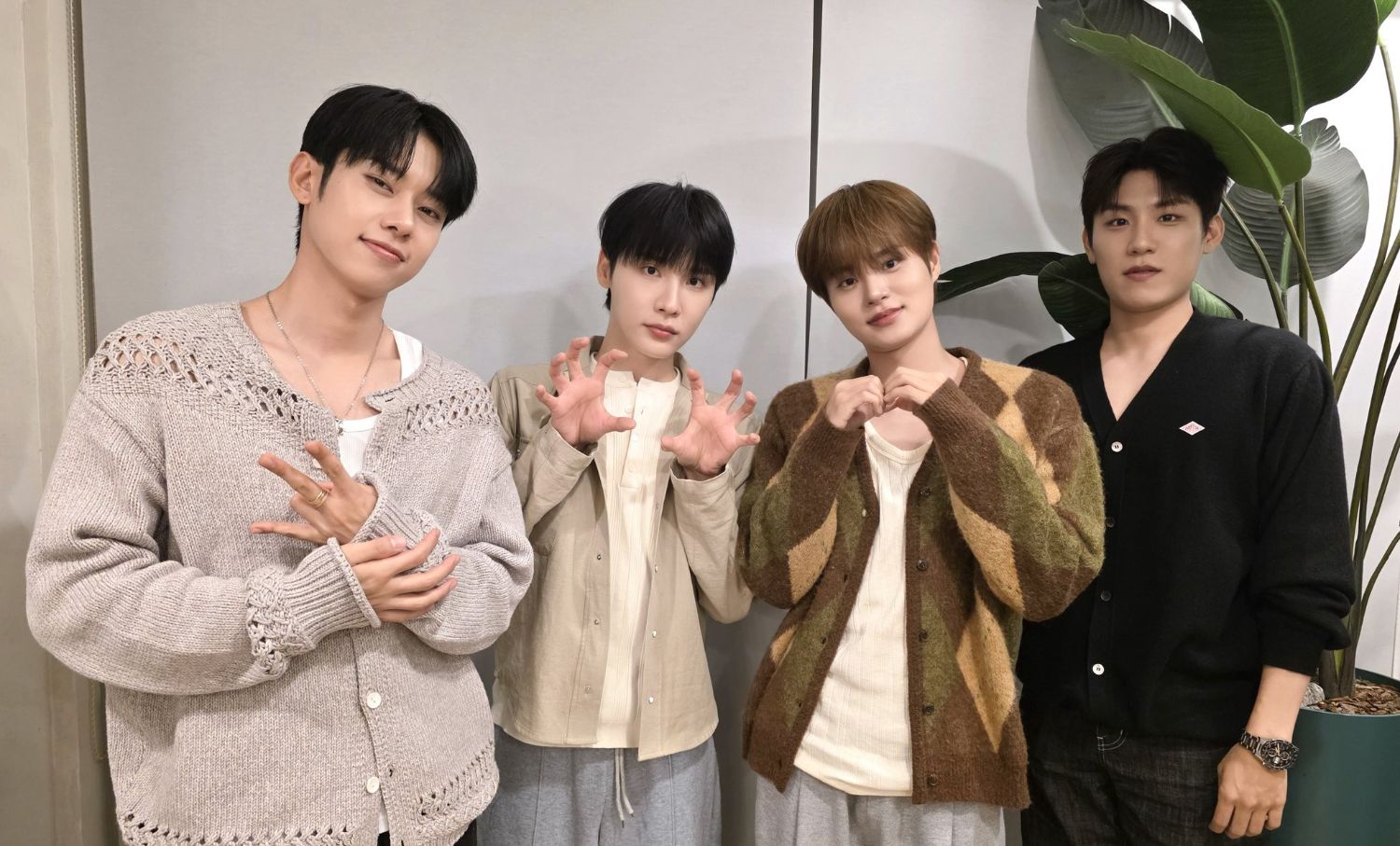 A moment captured by AB6IX's fan