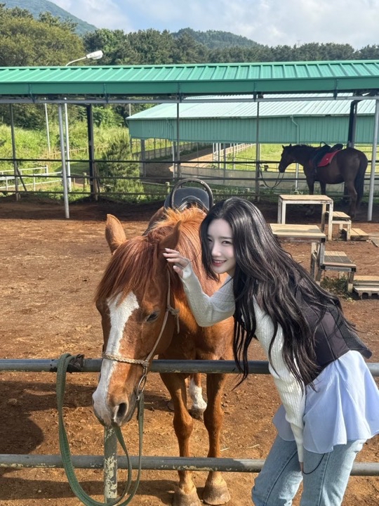 Behind-the-scenes cut of Kim Yooyeon (tripleS)