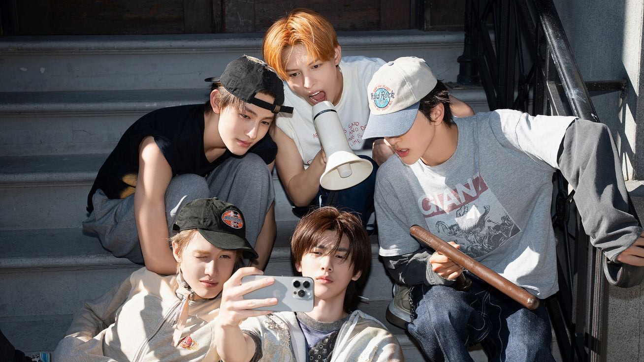 Behind-the-scenes cut of CORTIS