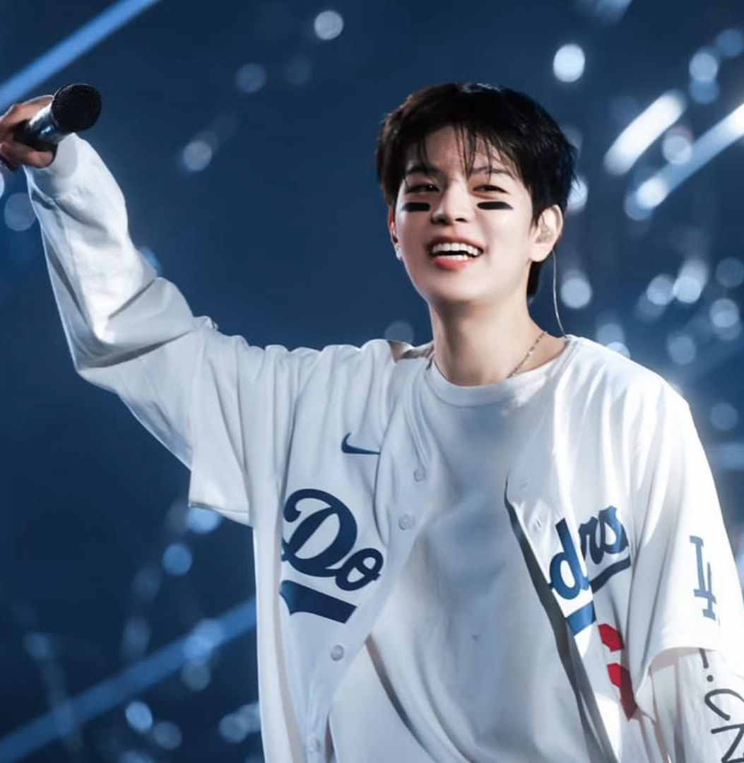 Foto aktivitas terbaru Seungmin (Stray Kids)