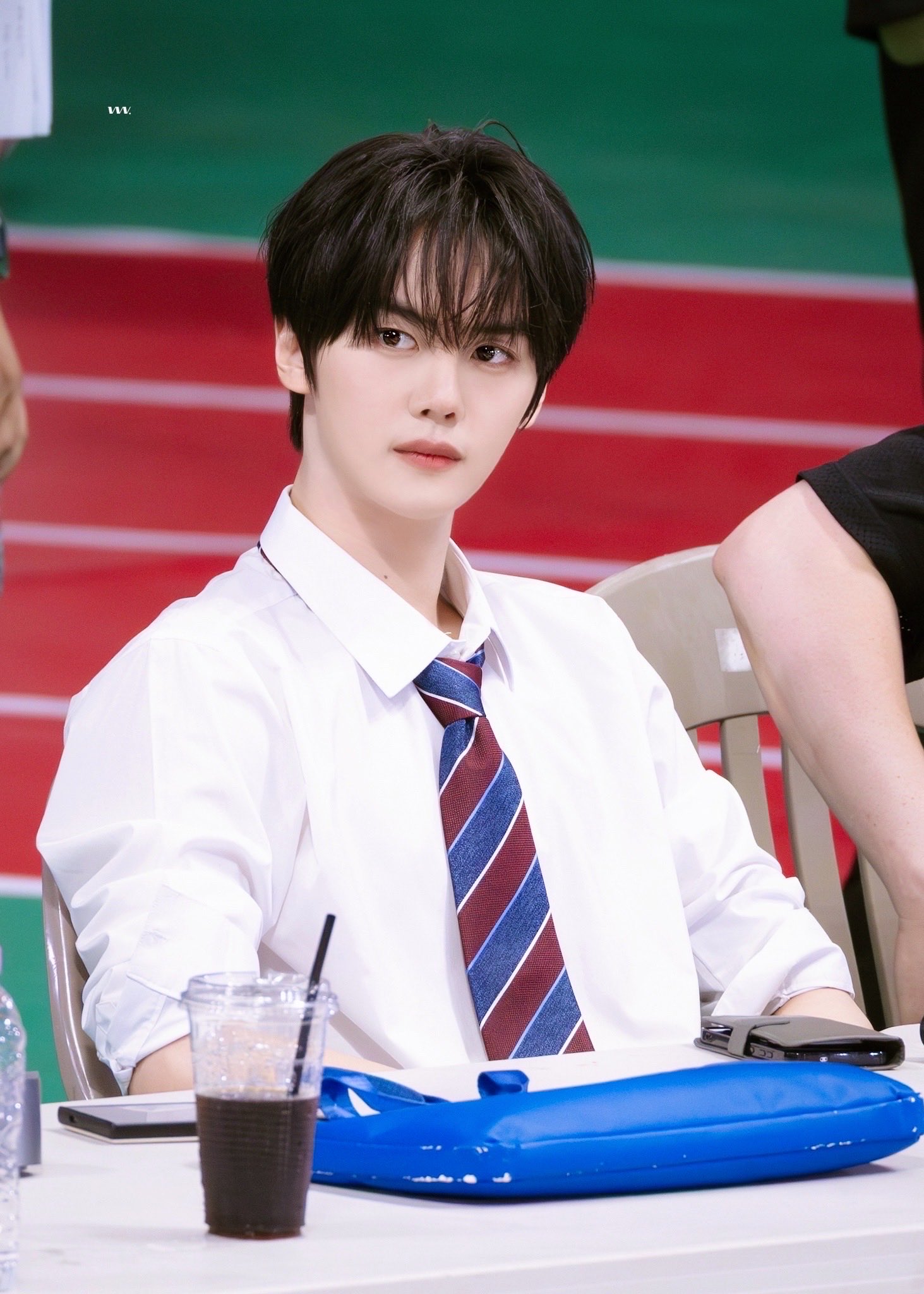 Latest photo of Kim Gyuvin (ZEROBASEONE)