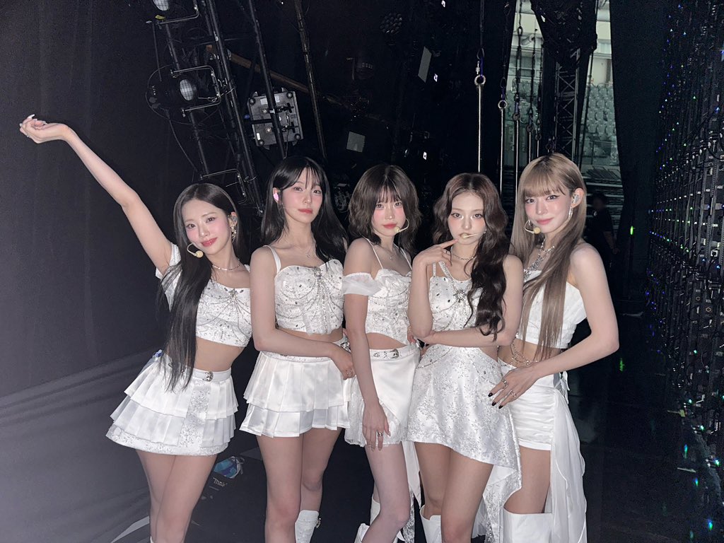 Behind-the-scenes cut of fromis (9)