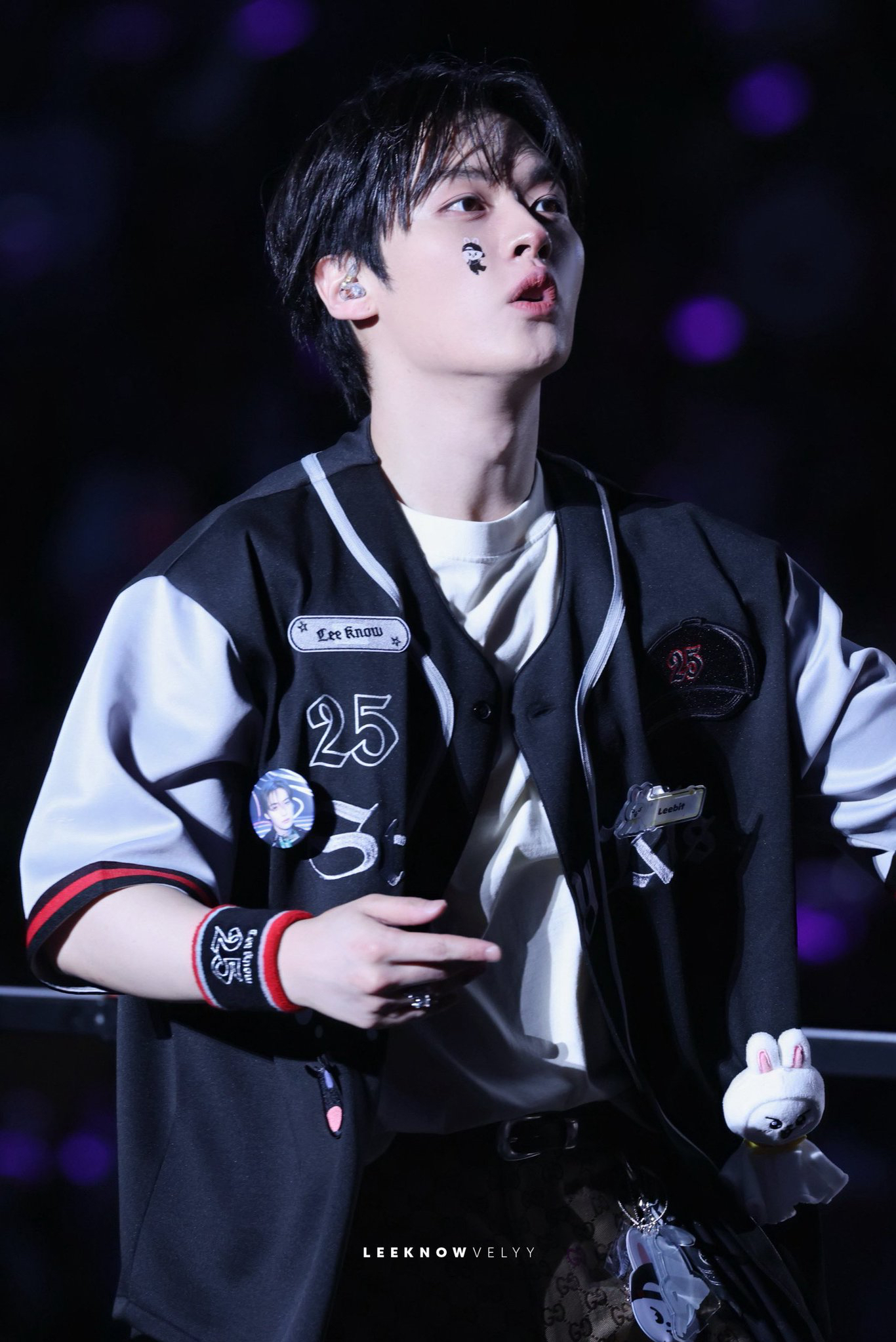 A moment captured by Lee Know (Stray Kids)'s fan