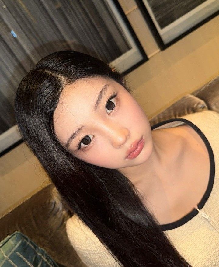 Behind-the-scenes cut of Wonhee (ILLIT)