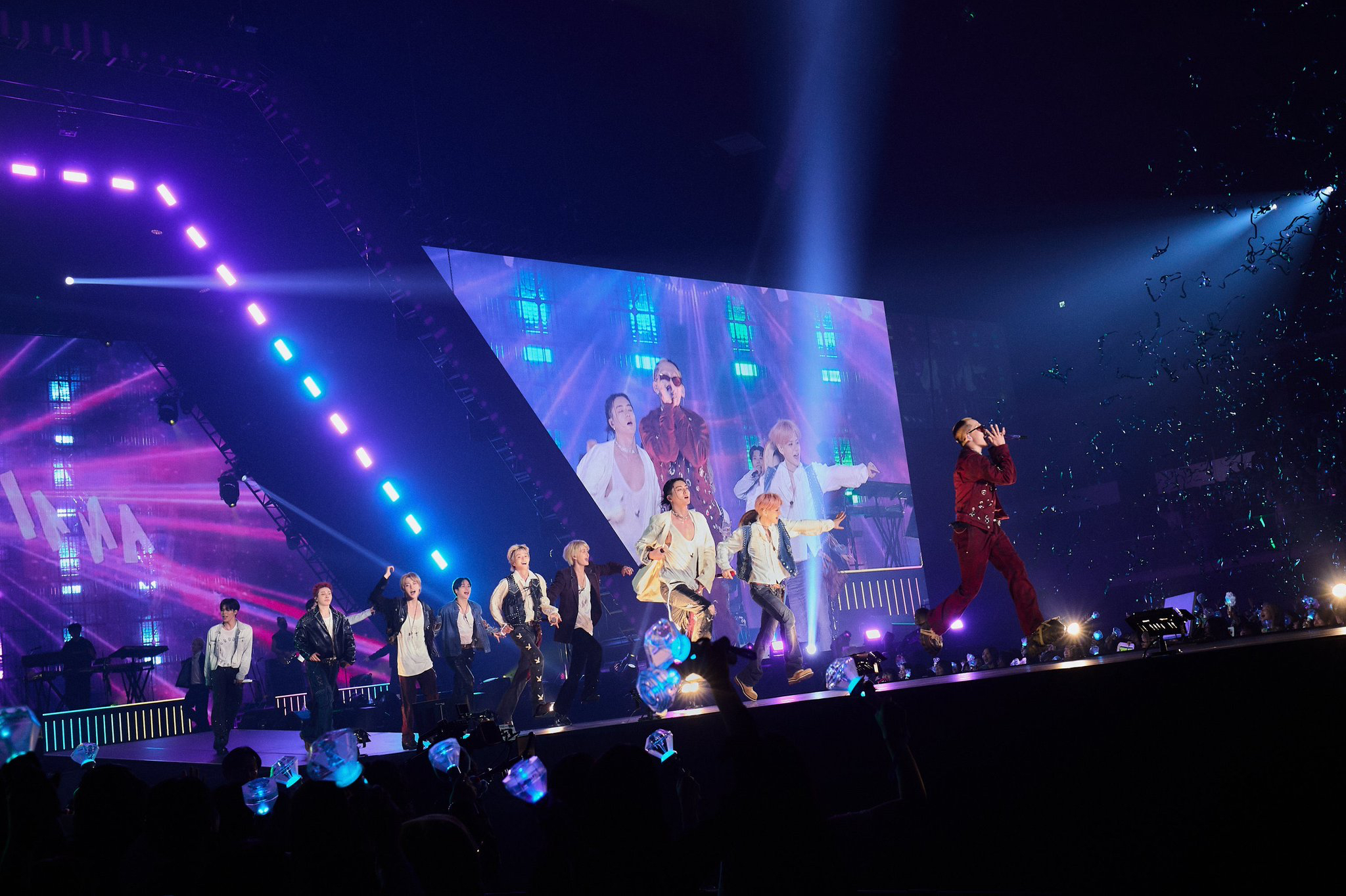 Recent activity shot of TREASURE