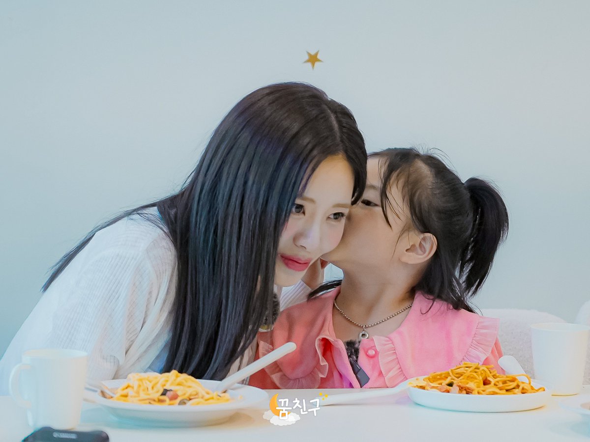 Behind-the-scenes cut of fromis (9)