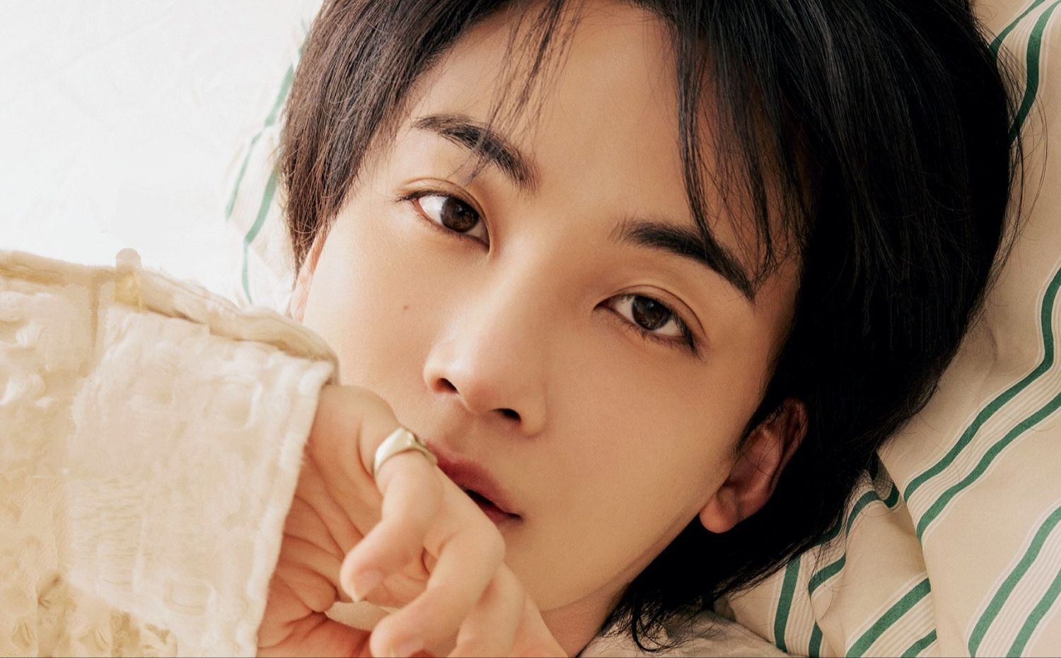 Behind-the-scenes cut of Jeonghan (SEVENTEEN)