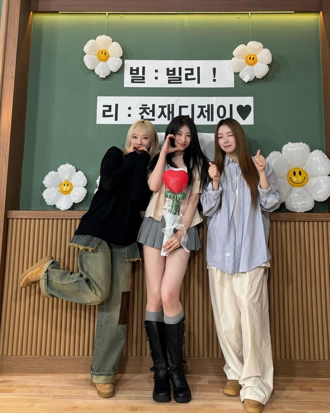 Behind-the-scenes cut of Lee Chaeyeon