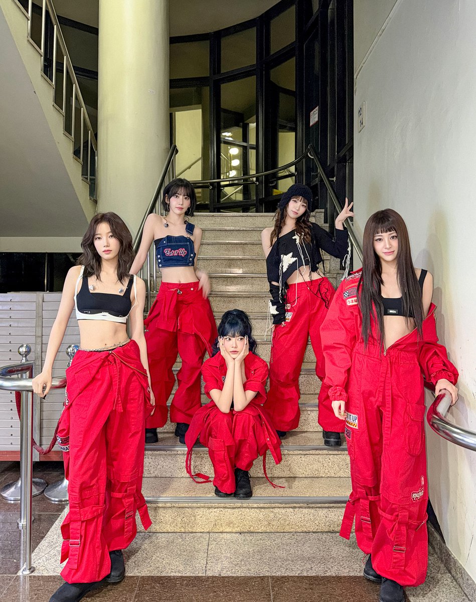 르세라핌의 비하인드 컷