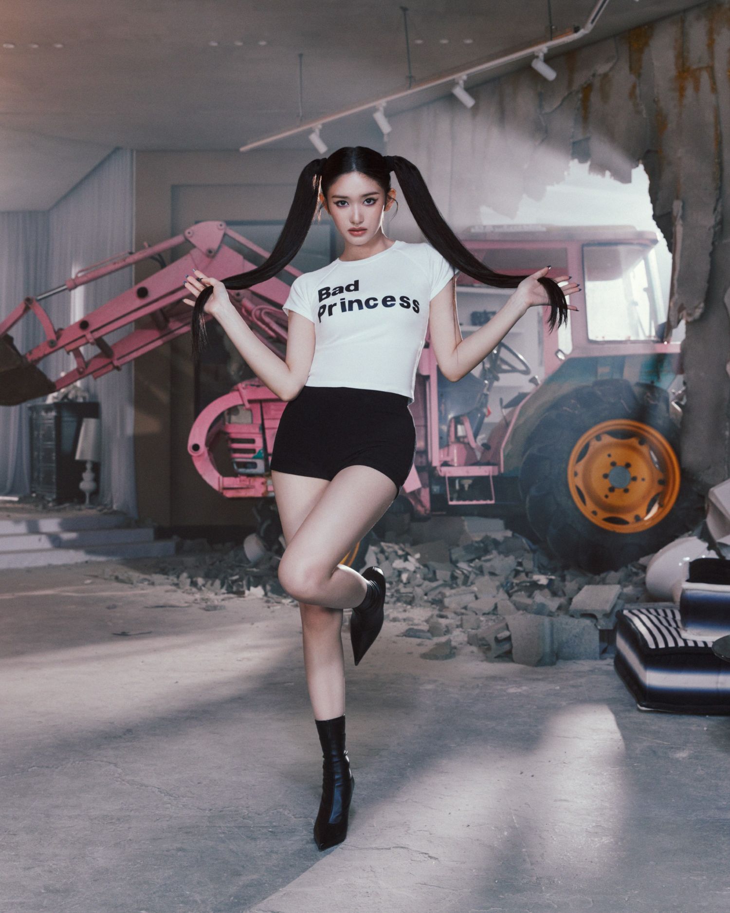 Recent activity shot of Leeseo (IVE)