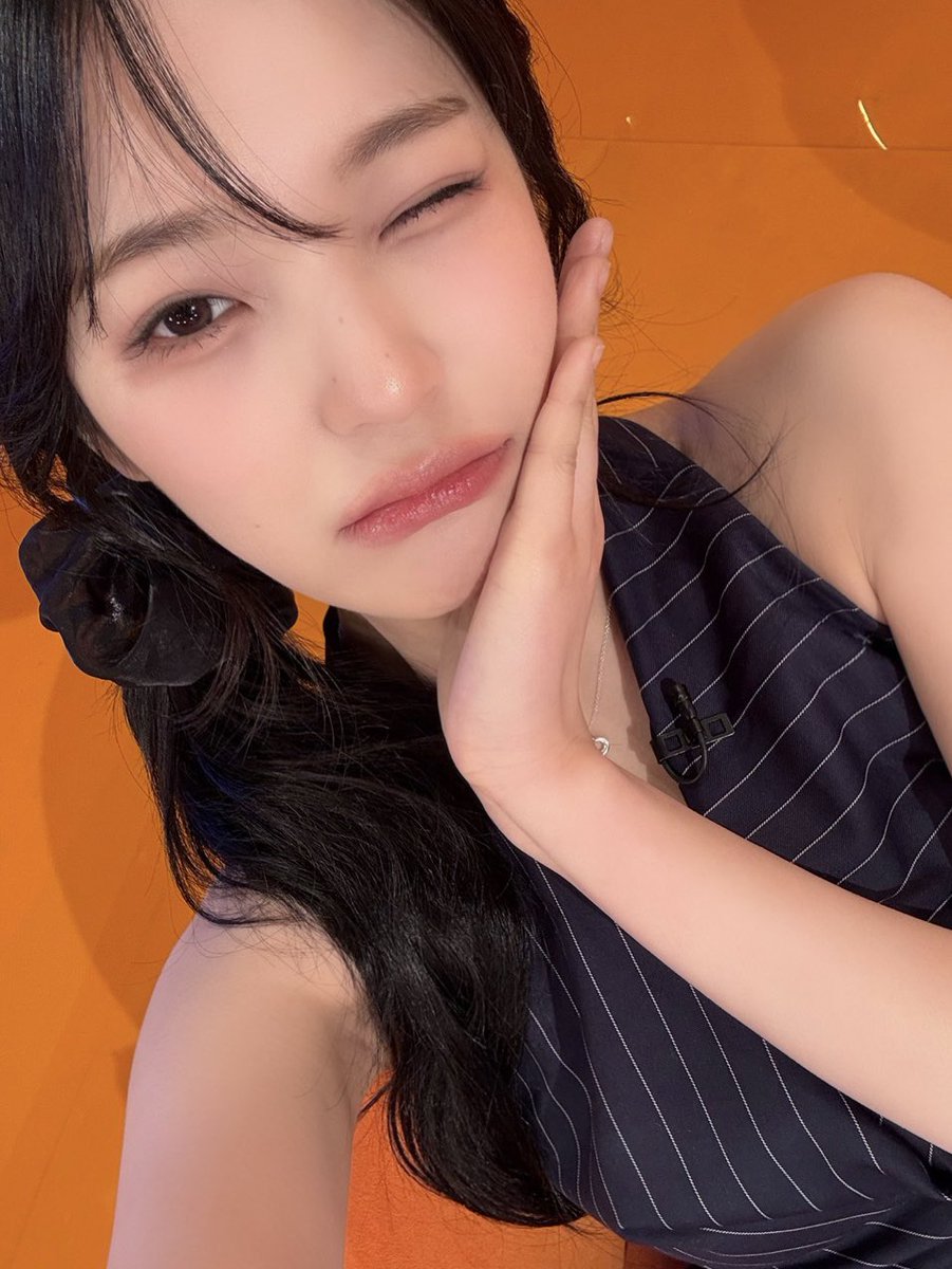 Behind-the-scenes cut of fromis (9)