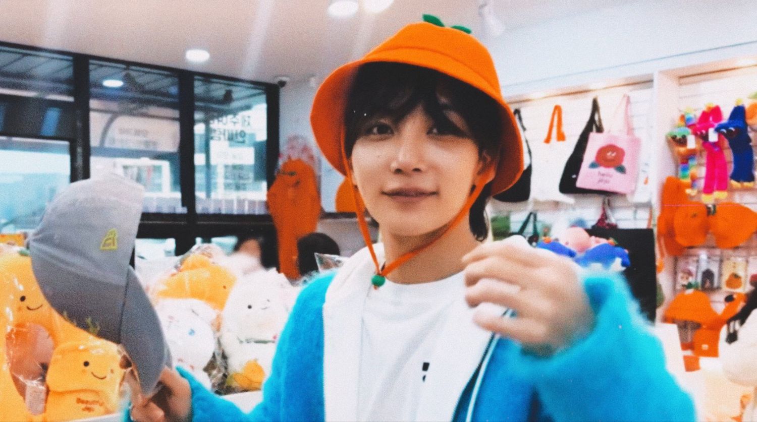 Foto aktivitas terbaru Jeonghan (SEVENTEEN)