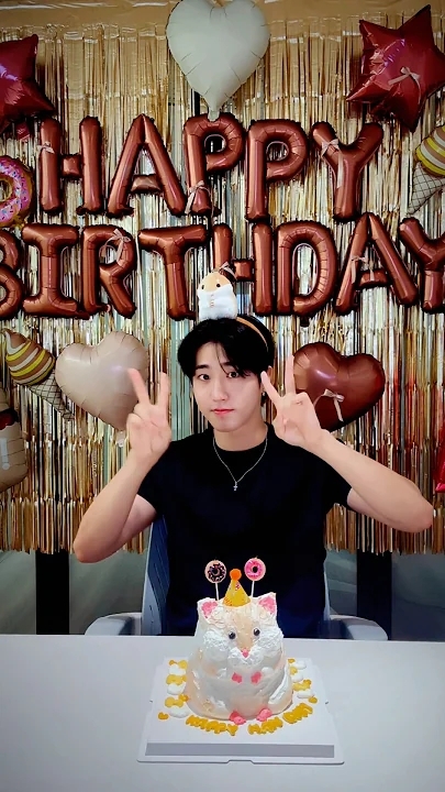 Fandom-recommended wallpaper image of HAN (Stray Kids)