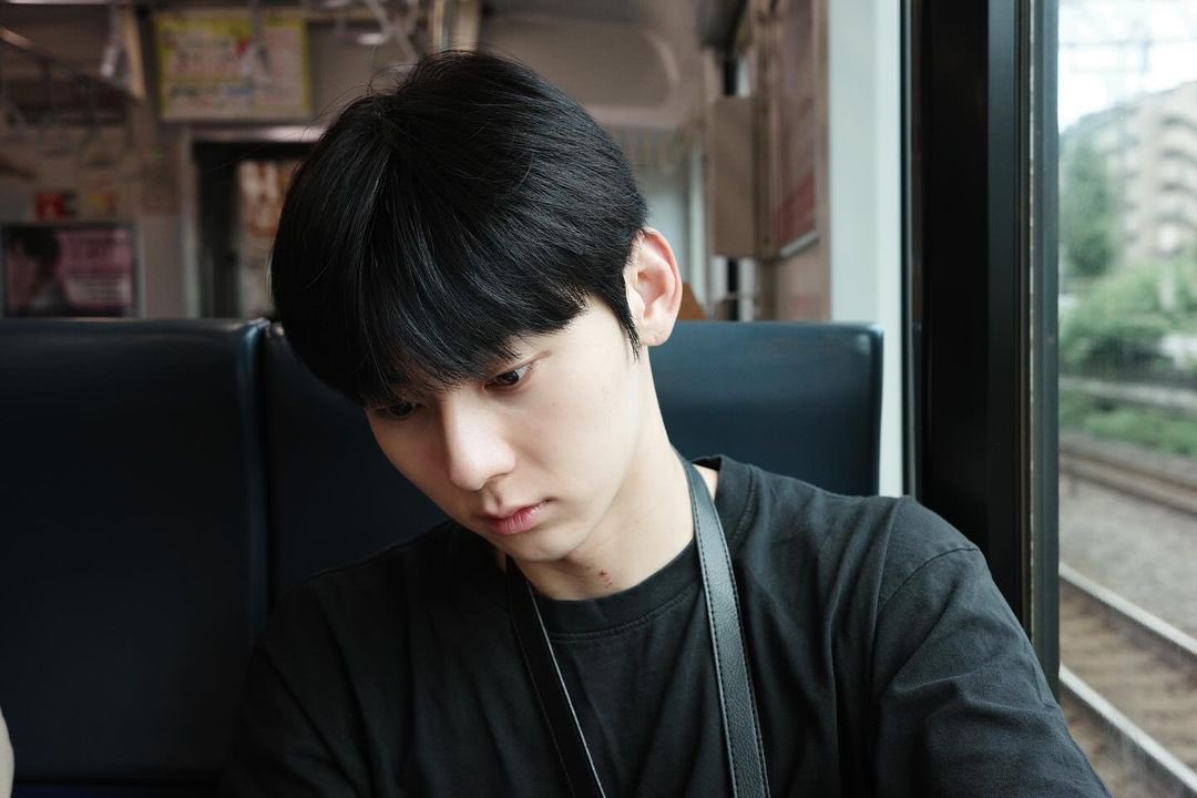 Behind-the-scenes cut of Hwang Minhyun