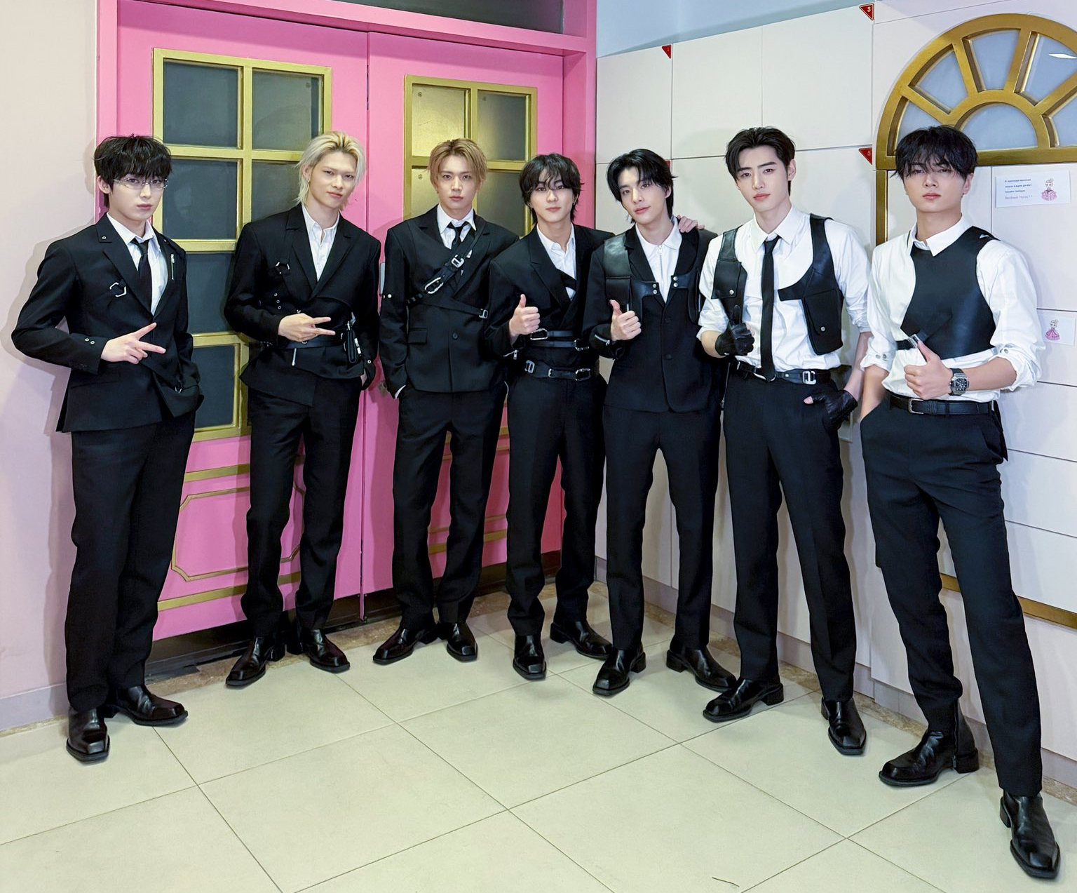 ENHYPENの舞台裏ショット