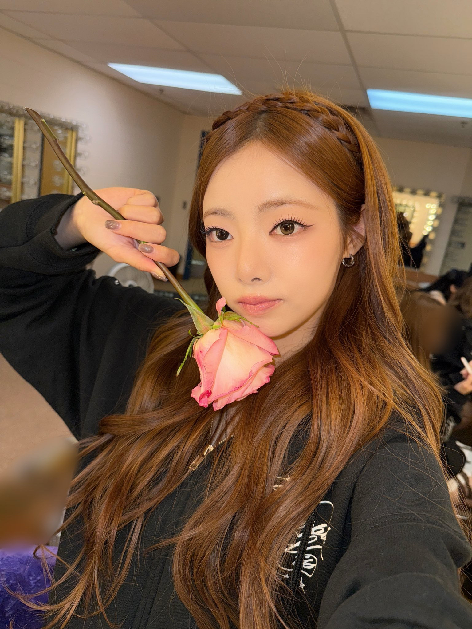 Behind-the-scenes cut of PURPLE K!SS