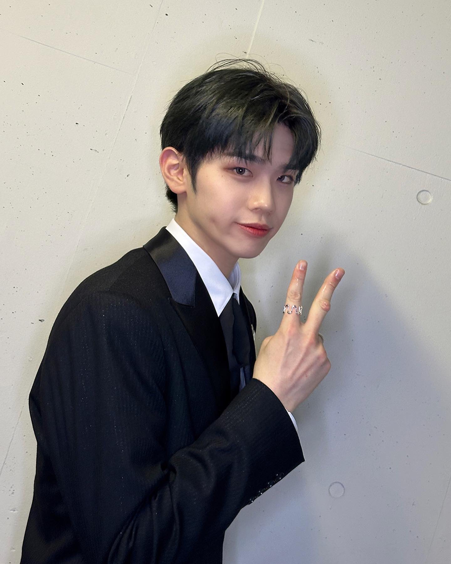 Recent activity shot of Kim Taerae (ZEROBASEONE)