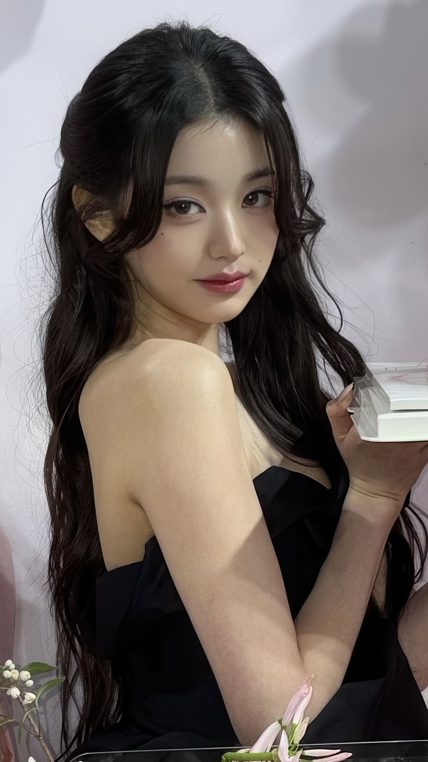 Latest photo of Jang Wonyoung (IVE)