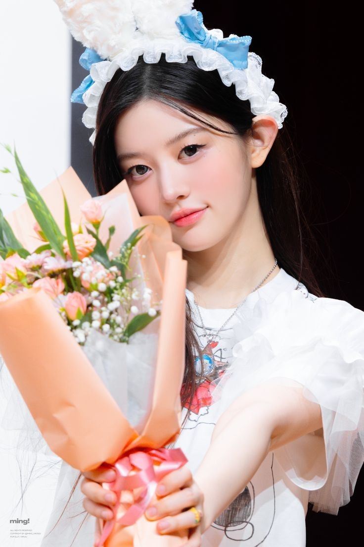 Latest photo of Minju (ILLIT)