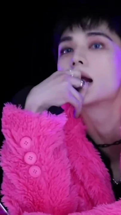 The most beloved wallpaper among Hyunjin (Stray Kids)'s fans