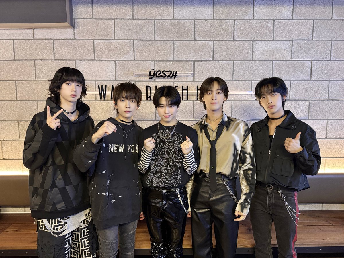 Behind-the-scenes cut of Hi-Fi Un!corn