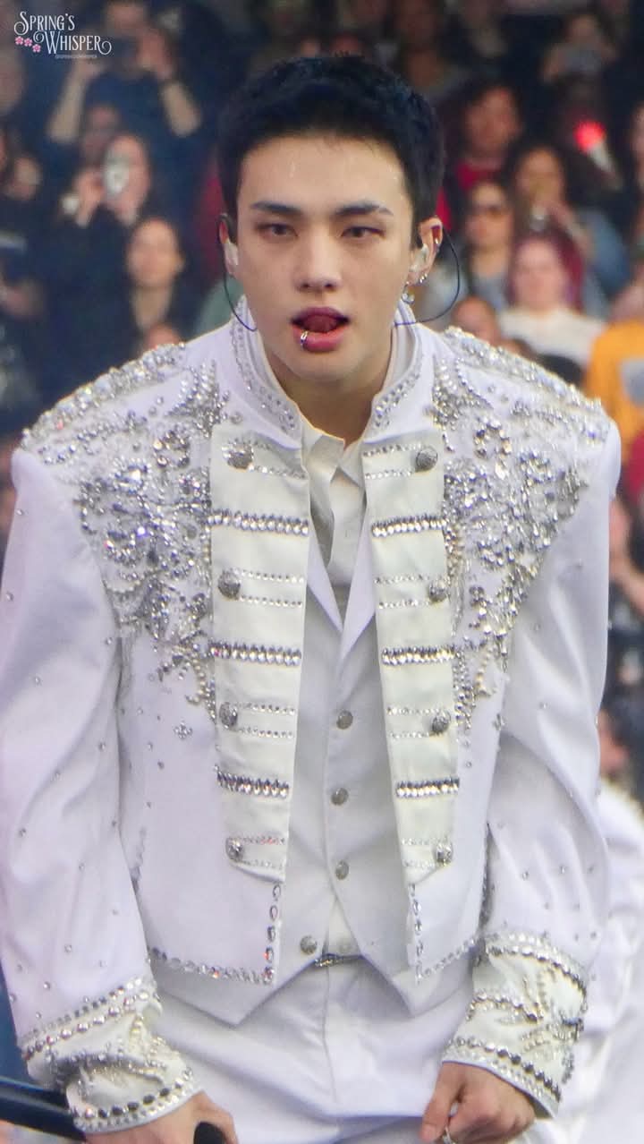 The most beloved wallpaper among Hyunjin (Stray Kids)'s fans