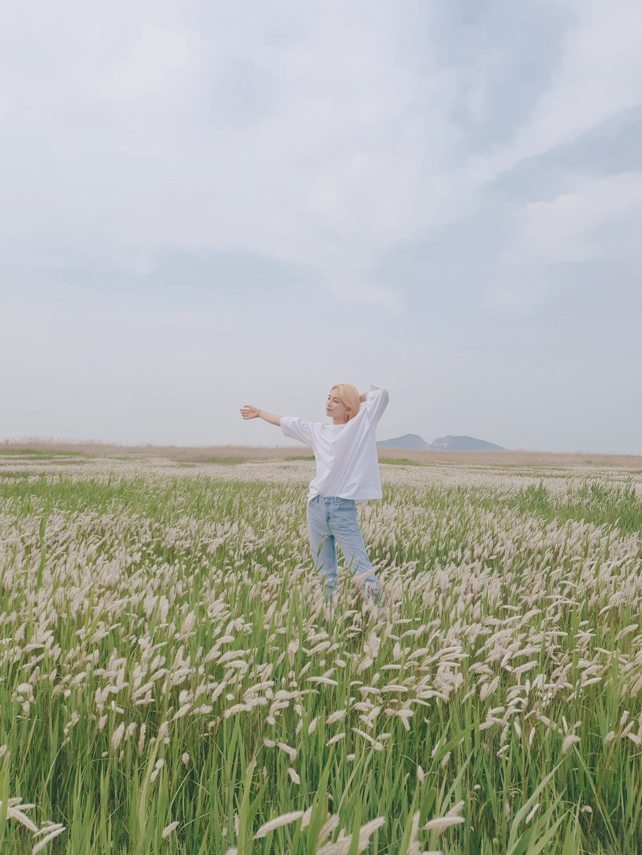 Recent activity shot of Jeonghan (SEVENTEEN)