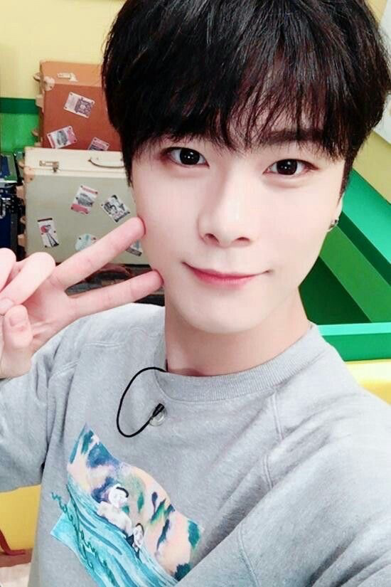 Behind-the-scenes cut of Moonbin (ASTRO)