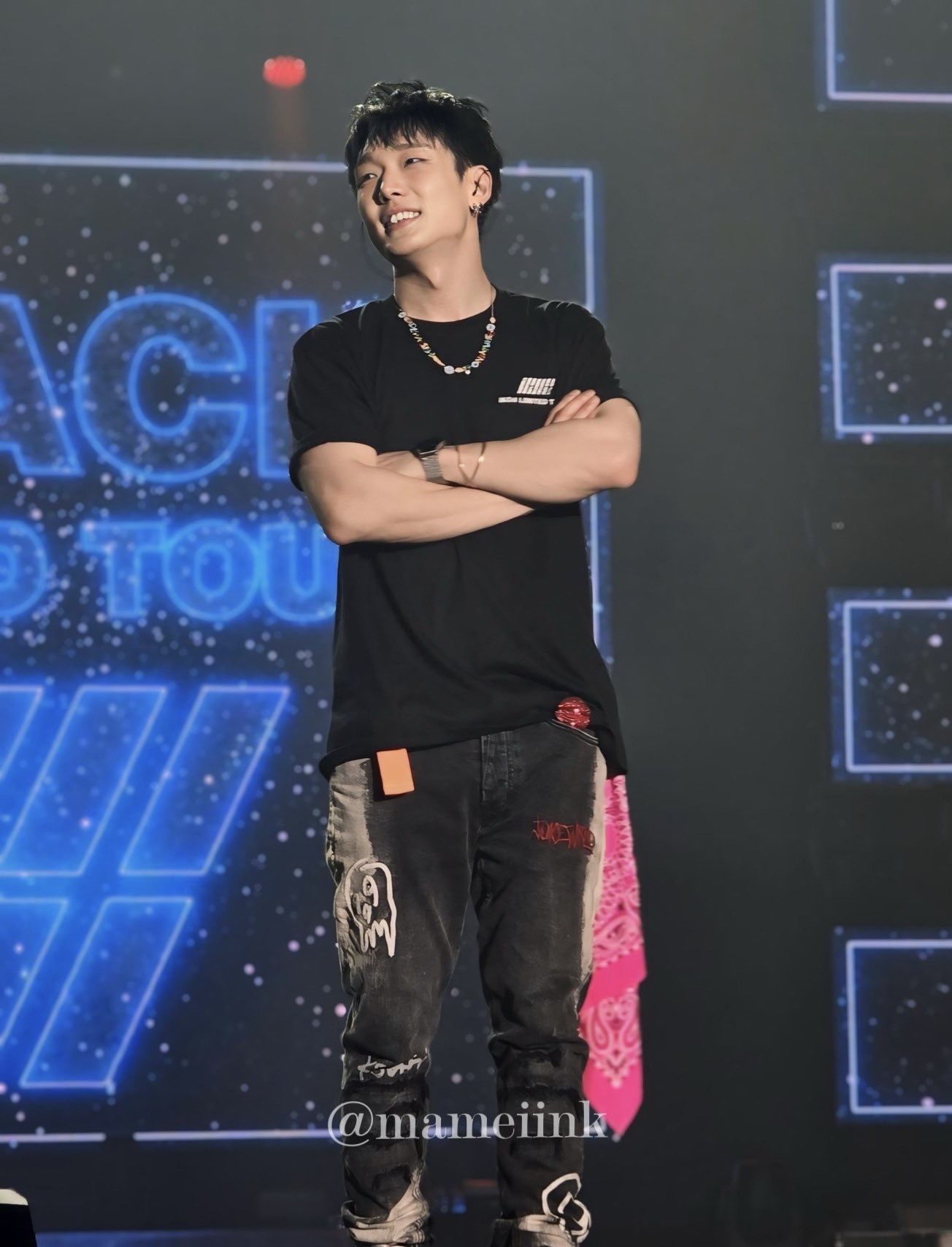 Foto aktivitas terbaru BOBBY (iKON)