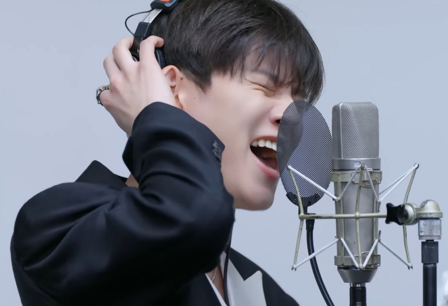 Behind-the-scenes cut of Seungmin (Stray Kids)