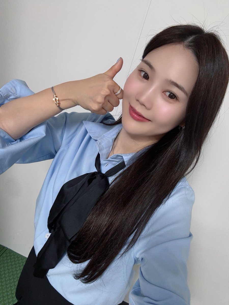 A moment captured by OH MY GIRL's fan