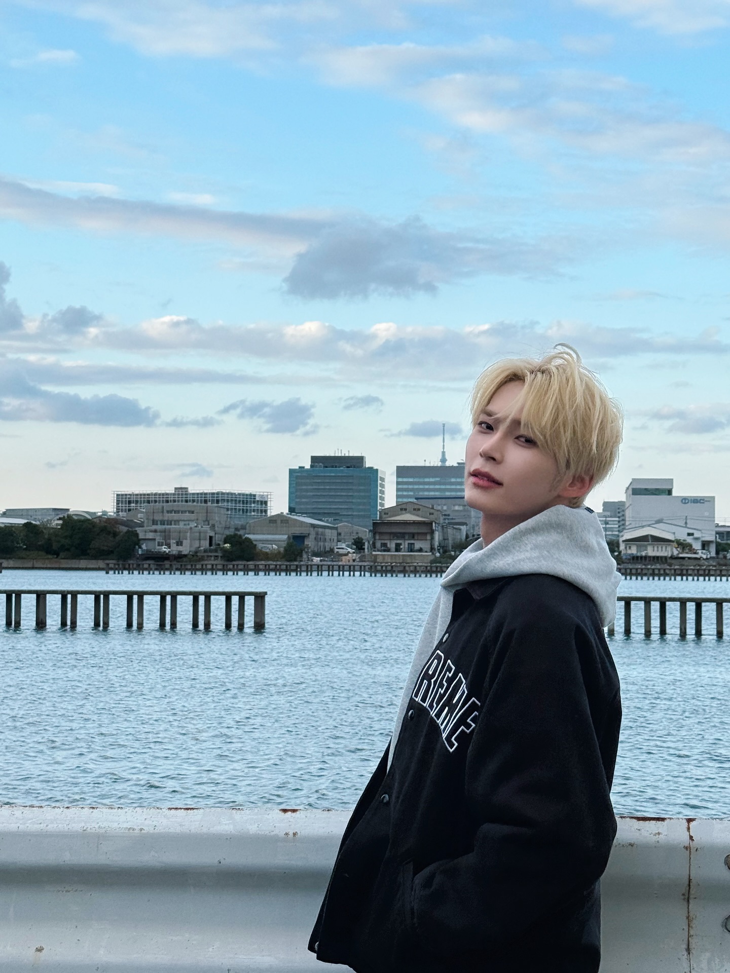 Recent activity shot of Sung Hanbin (ZEROBASEONE)