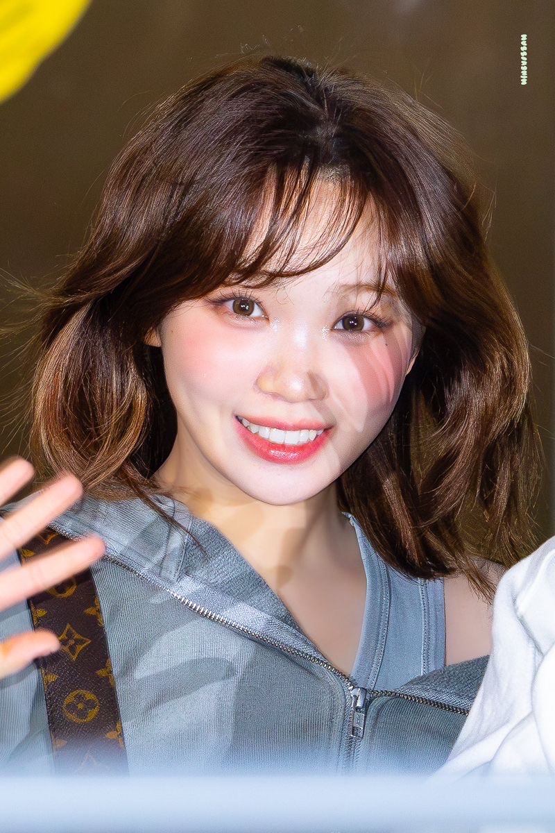 Latest photo of Kim Chaewon (LE SSERAFIM)