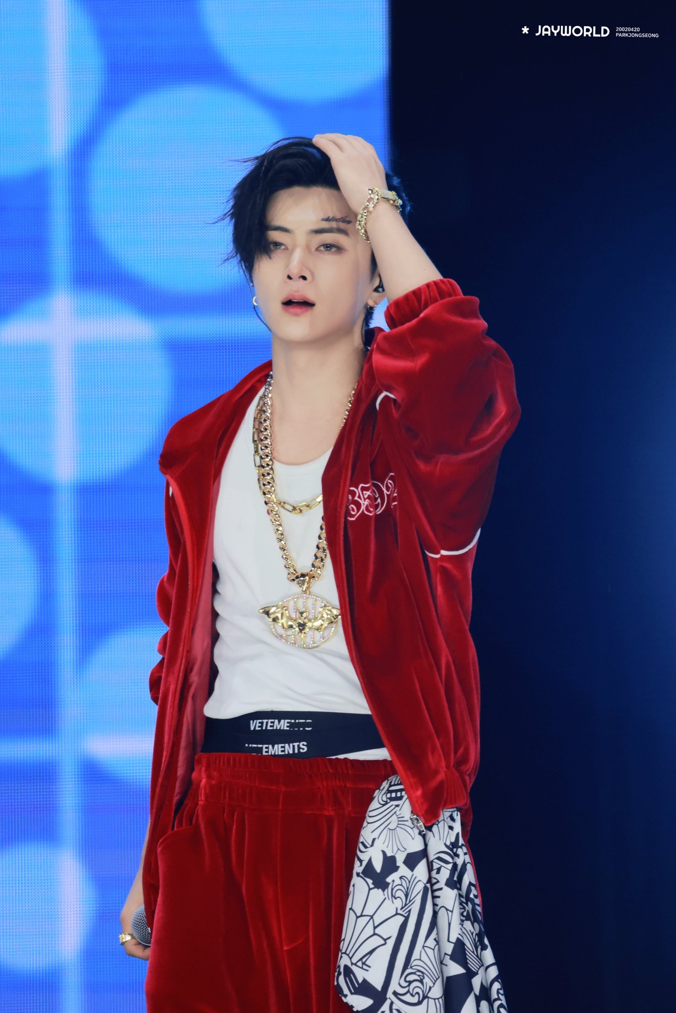 Foto terbaru Jay (ENHYPEN)