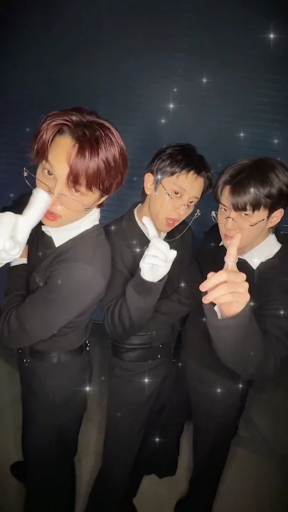 Today’s hot picks from the 찬열 (EXO) community