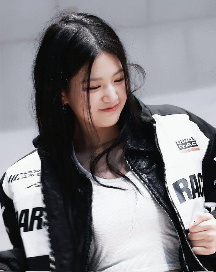 Latest photo of Yoon Jiyoon