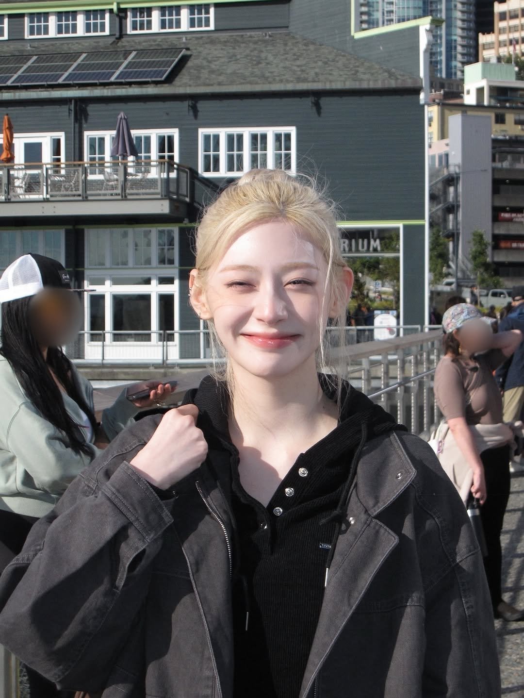 Recent activity shot of Seeun (STAYC)