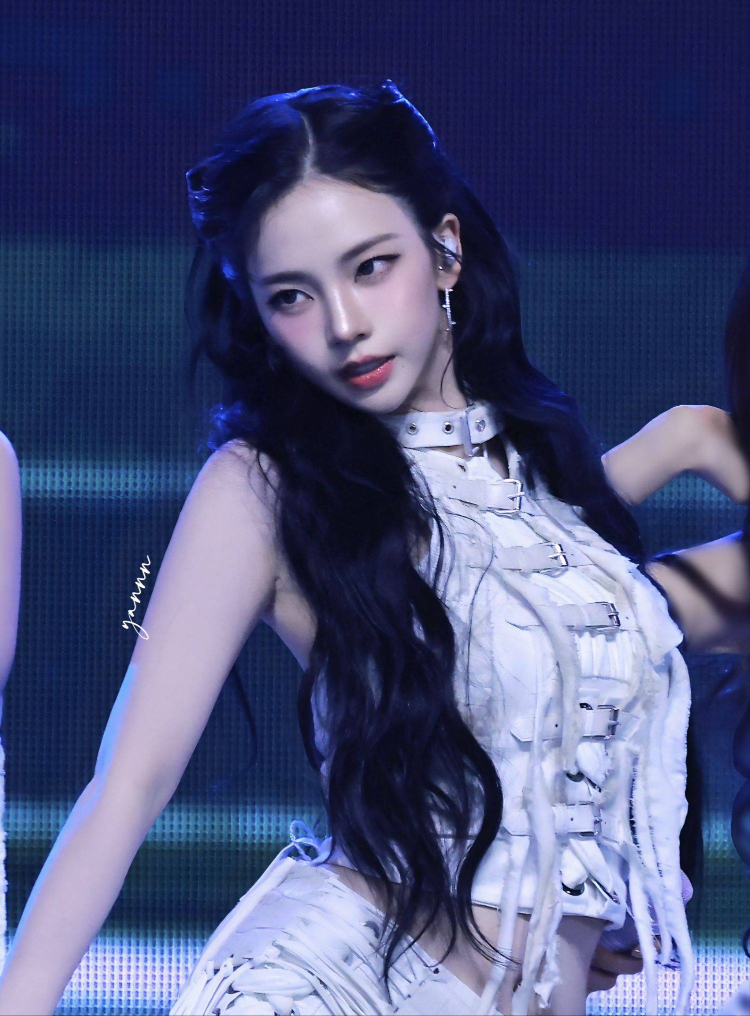 Foto terbaru Karina (aespa)