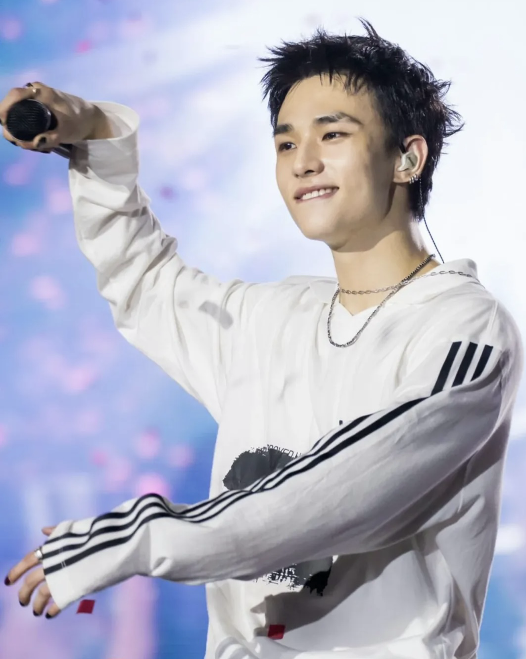 Recent activity shot of Hyunjin (Stray Kids)