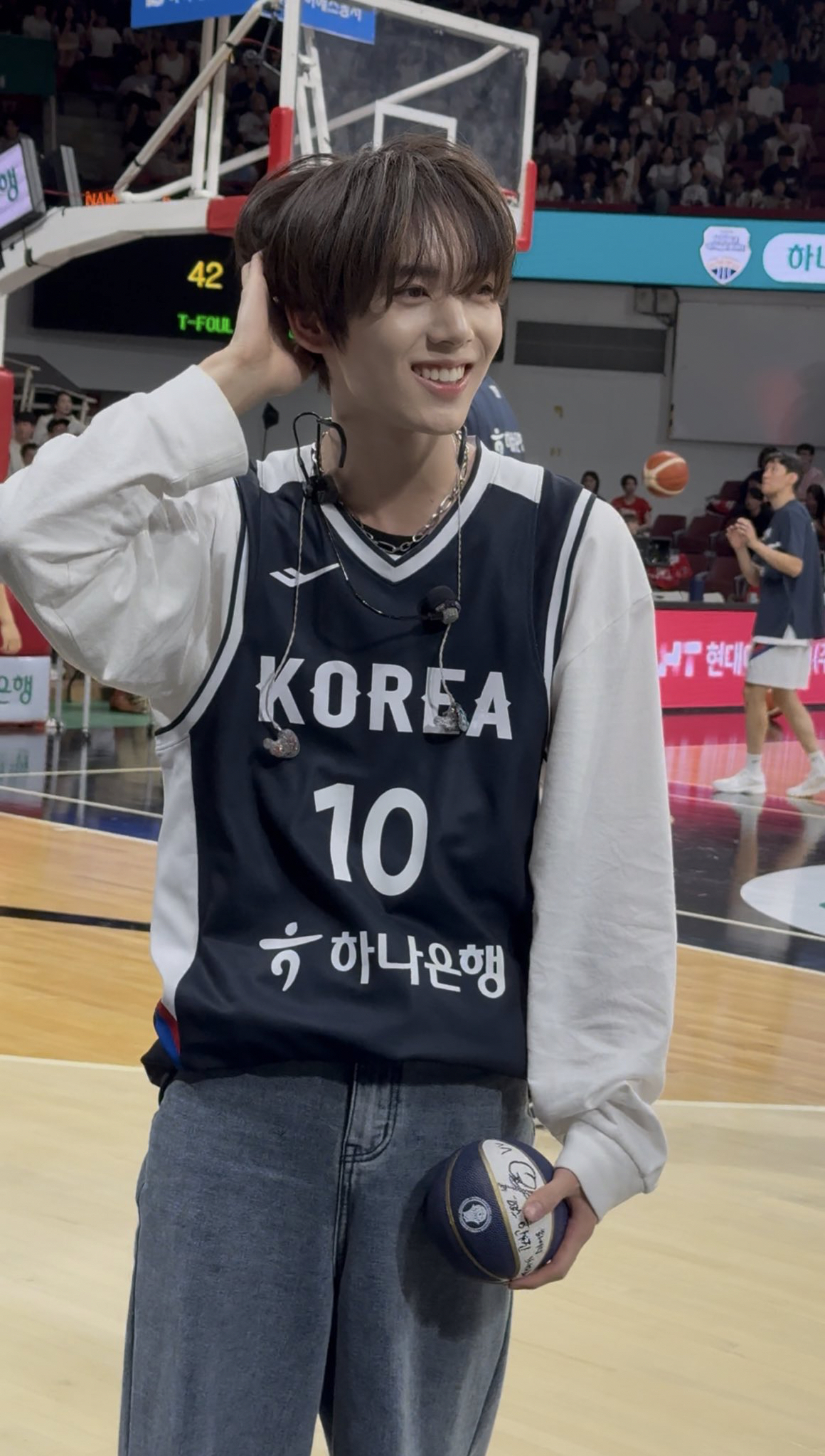 Behind-the-scenes cut of Han Yujin (ZEROBASEONE)